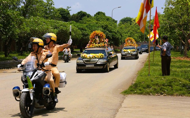 Xá lợi Đức Phật Thích Ca Mâu Ni rời chùa Tam Chúc