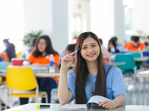 Việc học tiếng Pháp không chỉ đơn thuần là mở rộng khả năng ngôn ngữ, nó còn giúp người học khám phá và hiểu biết sâu sắc về quốc gia này.