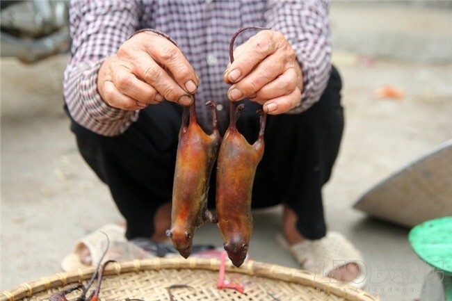 Đặc sản chỉ có ở Hà Giang, nhìn amp;#34;sợ khiếp víaamp;#34; không ngờ là món ngon được người thành phố săn lùng, 90.000 đồng/kg - 2