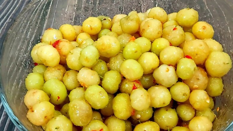 Quả này có vị chua ngọt, trở thành món ăn vặt được chị em văn phòng yêu thích