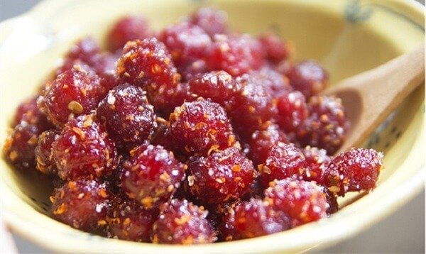 Mứt chùm ruột được bán trên chợ mạng và các sàn thương mại điện tử
