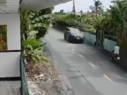 Tin tức - Lái xe bán tải "ngáo đá", tông liên tiếp 3 xe máy khiến 2 người thương vong ở Tiền Giang