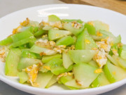 Bà bầu - Loại quả leo bờ rào là "kho dinh dưỡng thiên nhiên", đem xào hoặc nấu canh thành đặc sản thanh mát mùa hè, tốt cho bà bầu