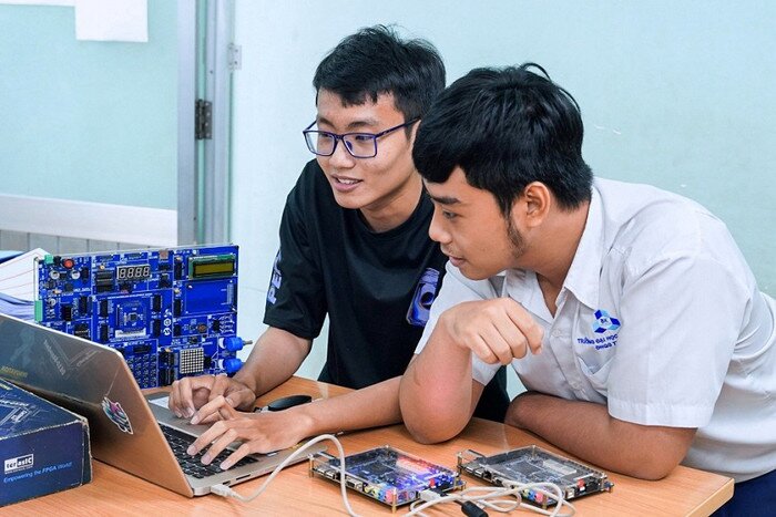 Nhiều trường đại học ở Việt Nam đào tạo ngành Điện tử Viễn thông