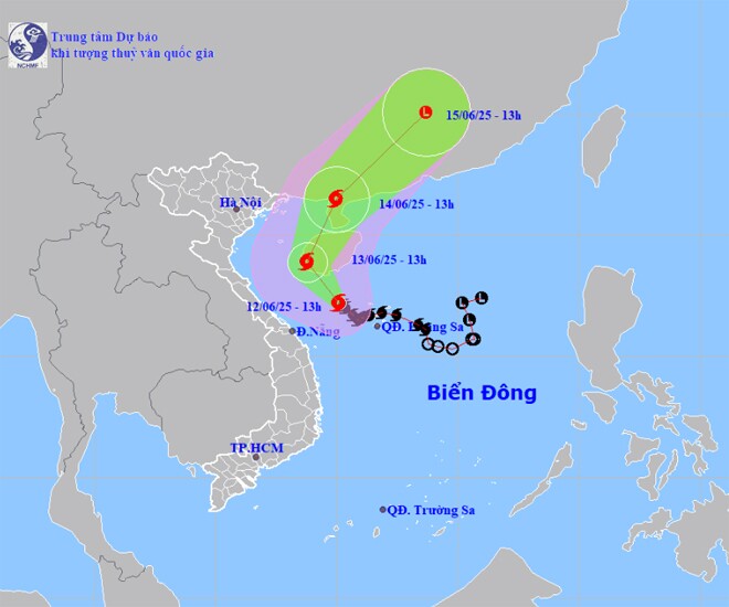 Bão số 1 giật cấp 11 đang đi vào khu vực Vịnh Bắc Bộ.