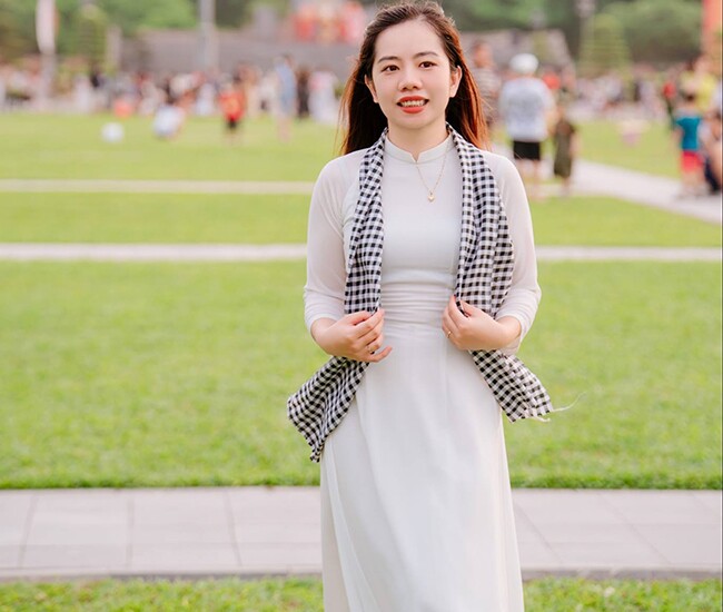 Chị Thùy Linh.