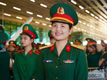Xúc động tiễn chân các lực lượng diễu binh, diễu hành tại sân bay Tân Sơn Nhất sau Lễ kỷ niệm 30-4