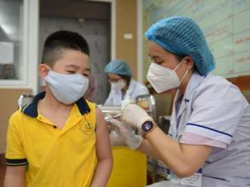 Nguy cơ trẻ đồng nhiễm COVID-19 với các bệnh khác, chuyên gia khuyến cáo điều cha mẹ cần làm ngay