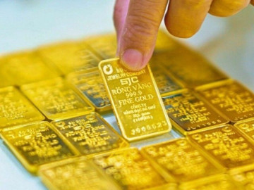 Giá vàng SJC ra sao sau tin mới về xóa độc quyền?