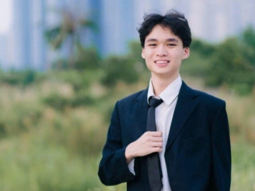 Thủ khoa với 9,75 điểm Toán chuyên của Phổ thông Năng khiếu