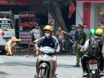 Bé 5 tuổi ở Hà Nội nguy kịch sau va chạm với xe tải ngay trước cửa nhà