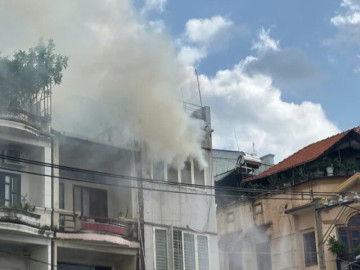 Cháy căn nhà 4 tầng ở TP.HCM
