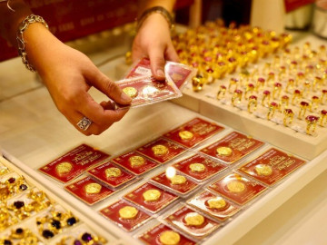 Giá vàng đồng loạt quay đầu giảm