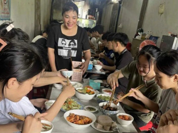 Ấm lòng bữa ăn, chỗ ở miễn phí hỗ trợ thí sinh vùng cao Hà Giang