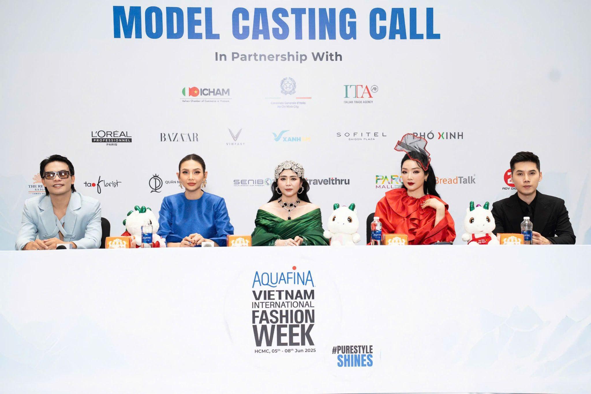 NTK Thanh Hương Bùi cùng dàn giám khảo đình đám tại buổi casting model BST Rose of the Dawn của thương hiệu Hương Queen.