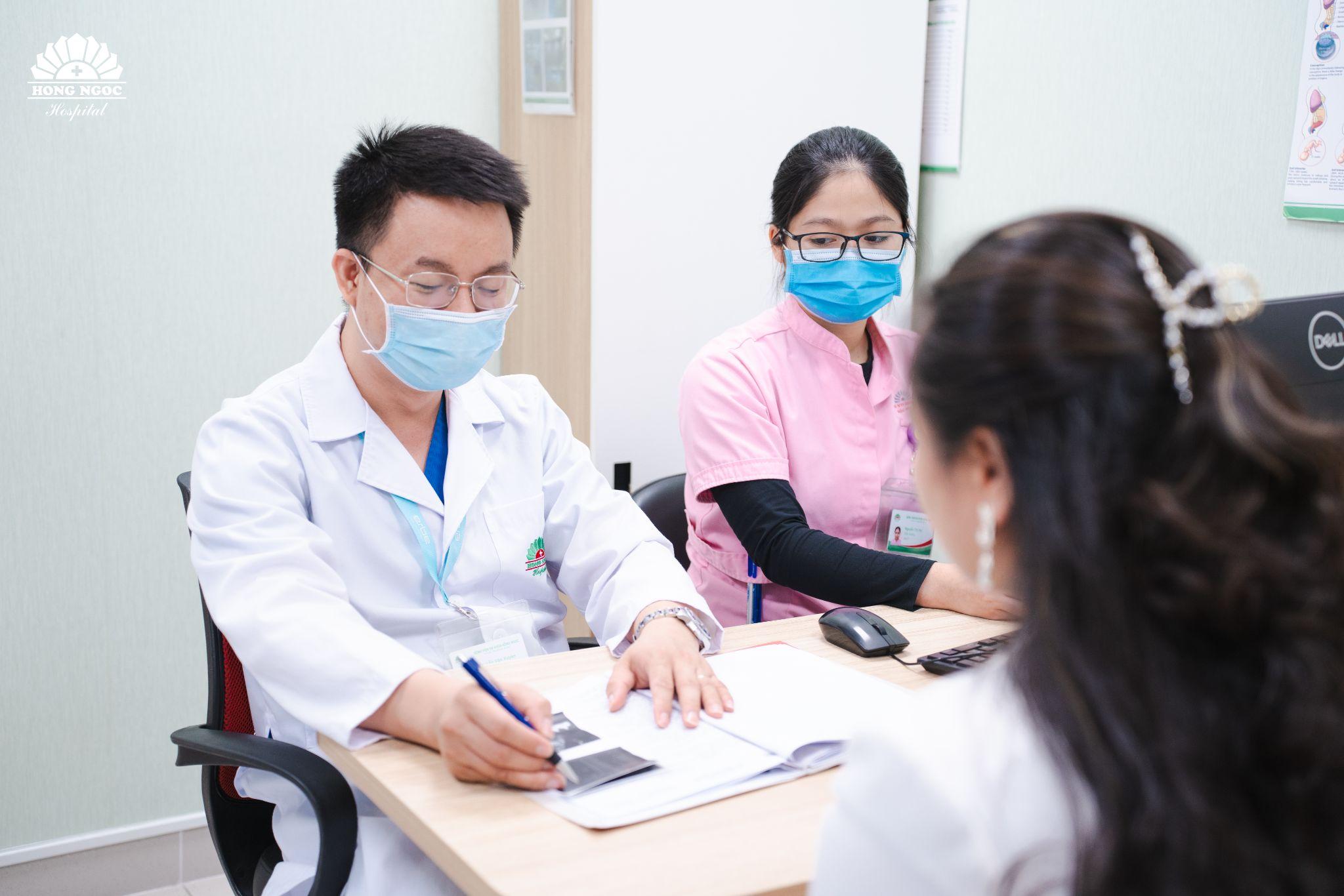 Khám phụ khoa giúp phát hiện và dự phòng sớm nguy cơ biến chứng do u xơ tử cung.