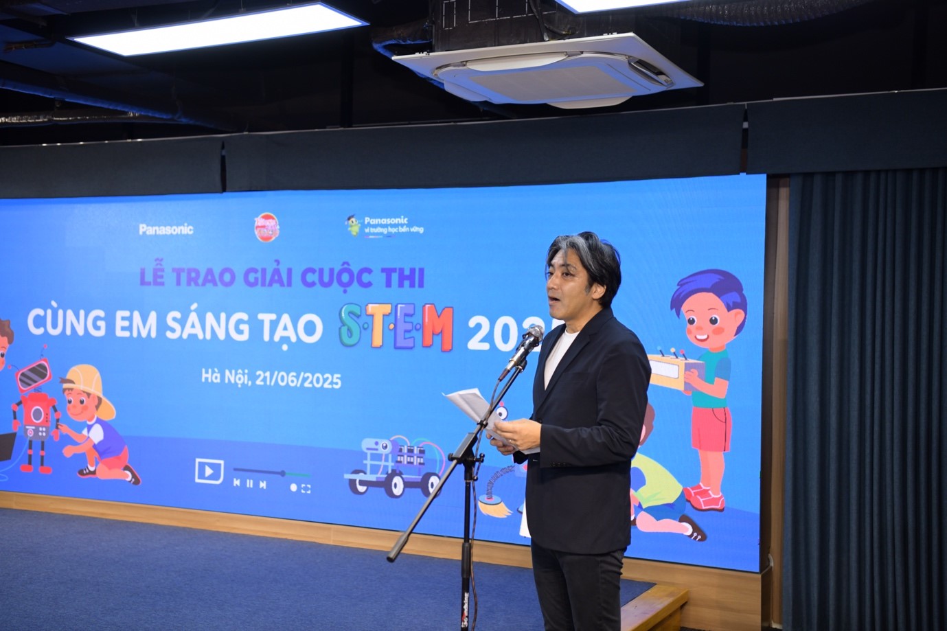 Ông Oka Hiroyuki, Giám đốc Công ty TNHH Panasonic Vietnam phát biểu khai mạc tại buổi lễ.