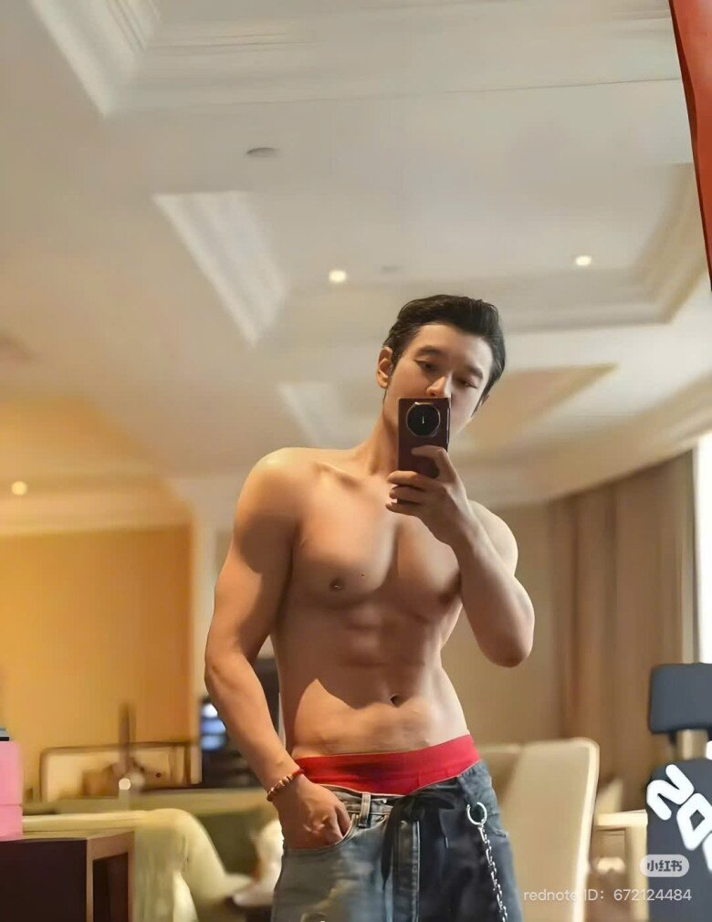 Chồng cũ Angelababy từ bụng bia nay có tám múi nhờ chế độ giảm cân khó nhằn, diện mạo bố bỉm hệt nam thần - 3