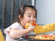 Sức khỏe - Mẹ buồn bã vì chiều theo vị giác khiến con thừa cân béo phì, nguyên nhân đến từ những thực phẩm cực quen mặt