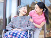 Tin tức - Hơn cả một gia đình: Người phụ nữ có 40 “cha mẹ”, 19 năm giữ 34 chiếc chìa khóa mở ra 34 ngôi nhà