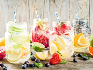 Loại nước nào miễn nhiễm với hóa chất, giá cực rẻ và được khuyên nên uống thường xuyên khi đi du lịch?