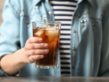 7 loại thực phẩm có thể khiến xương giòn như… bánh đa, ăn càng nhiều càng gây hại nhưng người trẻ lại thích mê