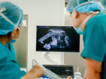 Sự tín nhiệm, niềm tin của bác sĩ Singapore và gia đình giúp bác sĩ Việt Nam giành lại sự sống cho...