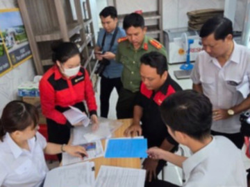 Vụ C.P bị tố bán thịt bẩn: Giấy chứng nhận an toàn thực phẩm hết hạn