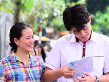 Hà Nội ngày thi lớp 10: Nơi tình yêu cha mẹ thắp sáng ước mơ con