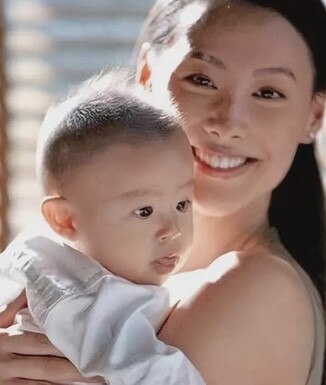 20 tuổi bỏ sự nghiệp để sinh 3 con trai cho tỷ phú, nữ diễn viên nhận cái kết buồn, các con không được hưởng thừa kế - 3