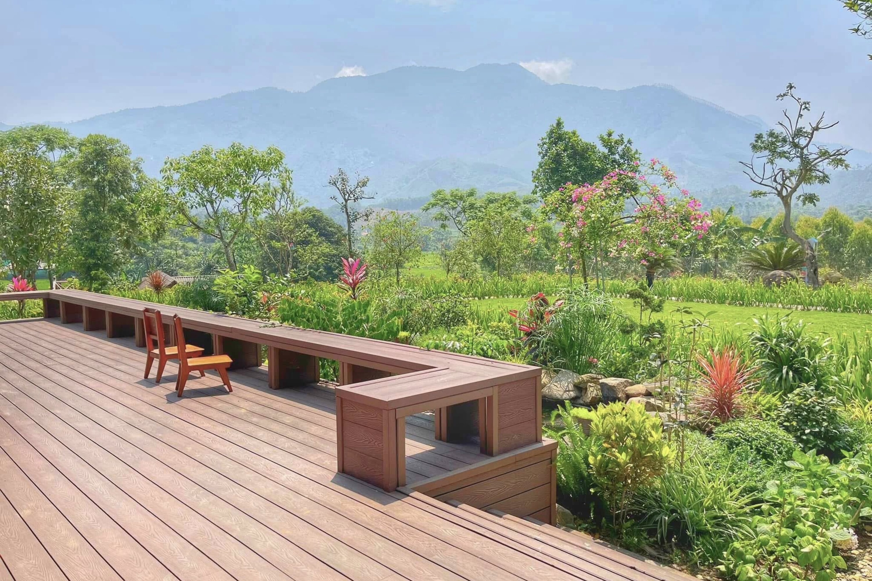 Cô gái 9X Yên Bái bỏ phố về quê, dành 4 năm làm nhà vườn đẹp như tranh - 18