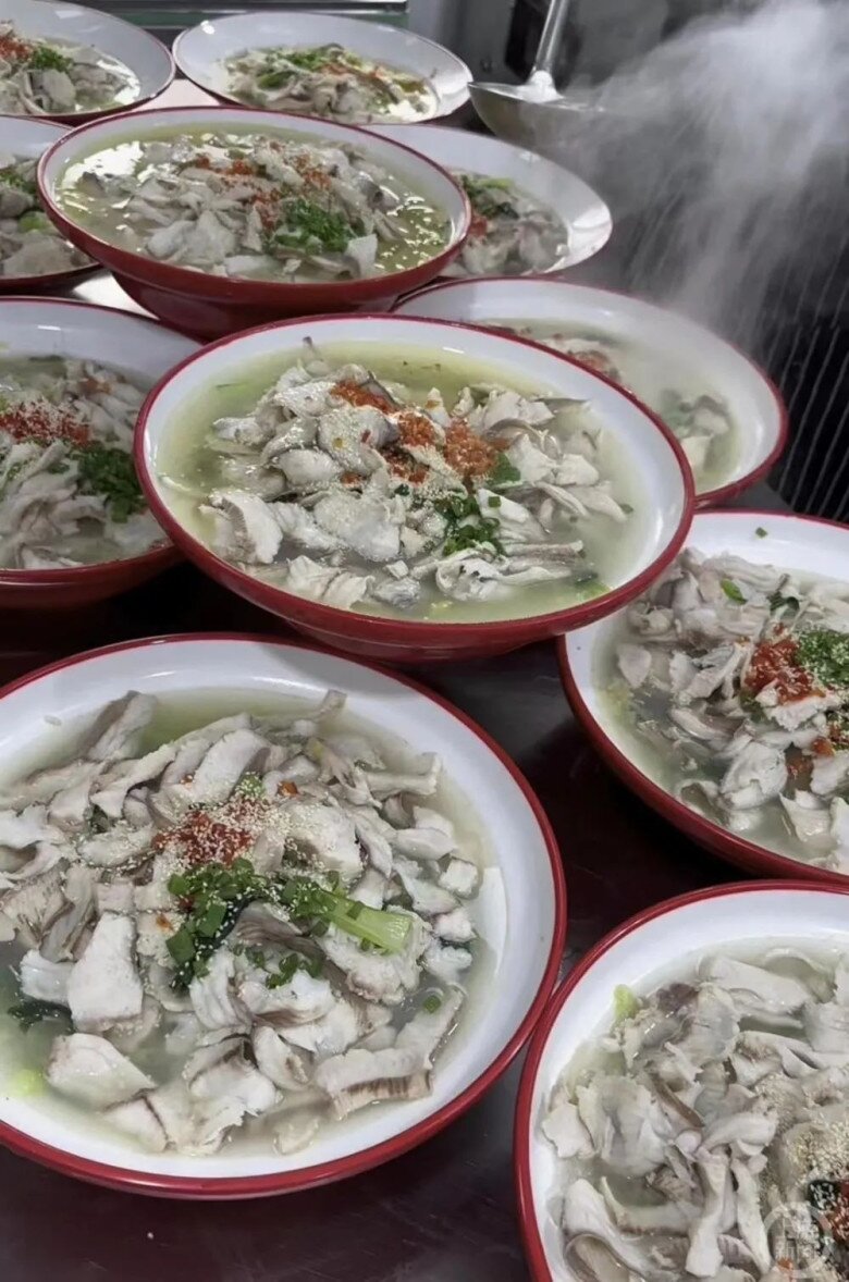 Đóng 60 nghìn/ngày tiền ăn 3 bữa cho con ở trường mẫu giáo, phụ huynh amp;#34;ngã ngửaamp;#34; vì bữa trưa - 6