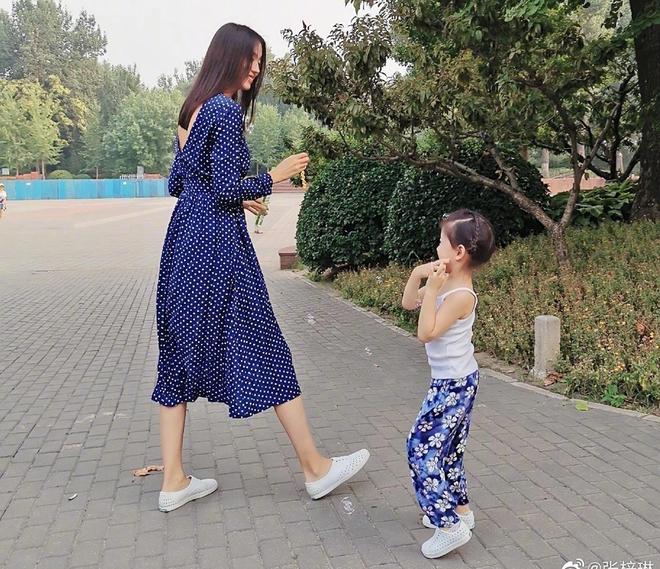 Mỹ nhân 8X đăng quang Hoa hậu Thế giới, từ chối đại gia lấy anh thường dân, cảnh làm mẹ 2 con thật bất ngờ - 8
