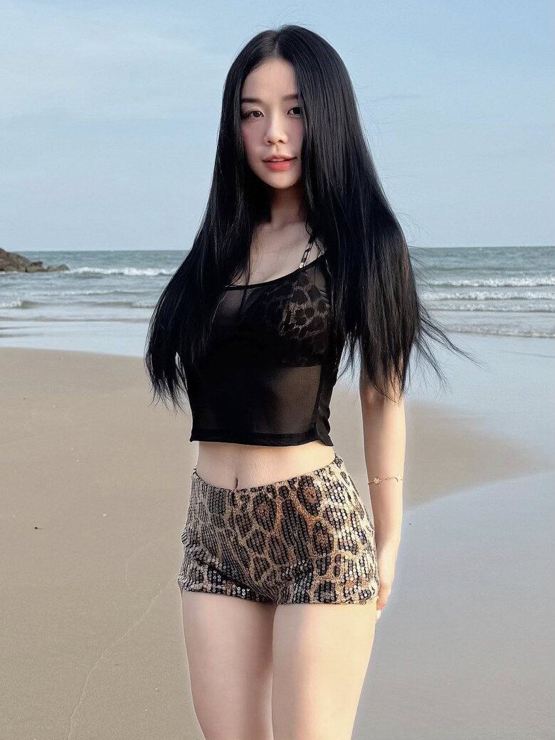 Vợ cũ Hoài Lâm 5 năm làm mẹ đơn thân giờ được ca sĩ nổi tiếng đòi cưới, chồng mới chăm 2 con riêng như con ruột - 6