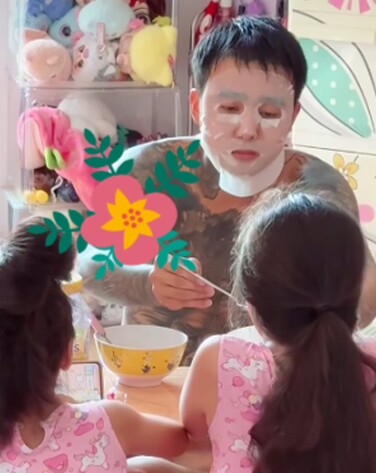 Vợ cũ Hoài Lâm 5 năm làm mẹ đơn thân giờ được ca sĩ nổi tiếng đòi cưới, chồng mới chăm 2 con riêng như con ruột - 5
