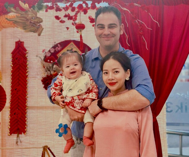 Mẹ Hà Nội lấy chồng ngoại quốc, con gái lai mang quốc tịch Mỹ “gây sốt” TikTok với diện mạo xinh như búp bê - 1