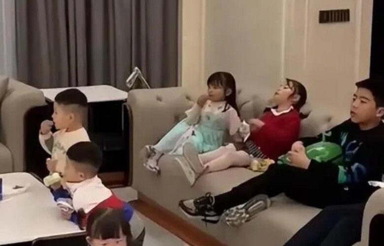 Mỹ nhân 13 năm đẻ sòn sòn 9 đứa con, thuê 6 bảo mẫu, làm mẹ sung sướng trong khu nhà giàu - 6