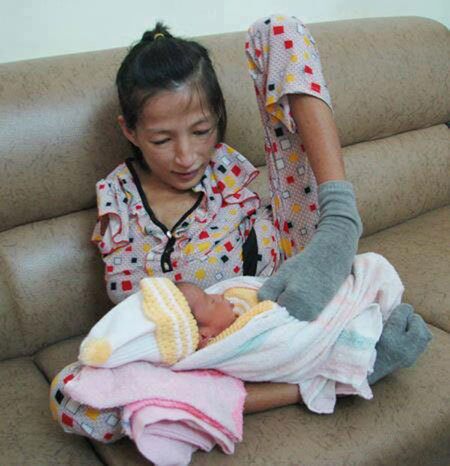 Mẹ có thể không hoàn hảo nhưng mẹ sẽ yêu con theo cách hoàn hảo nhất.