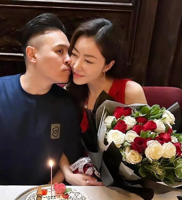 Đại gia BĐS được nữ diễn viên nổi tiếng amp;#34;tặngamp;#34; cặp song sinh, mua cho mẹ vợ biệt thự 87 tỷ trả công chăm cháu - 3