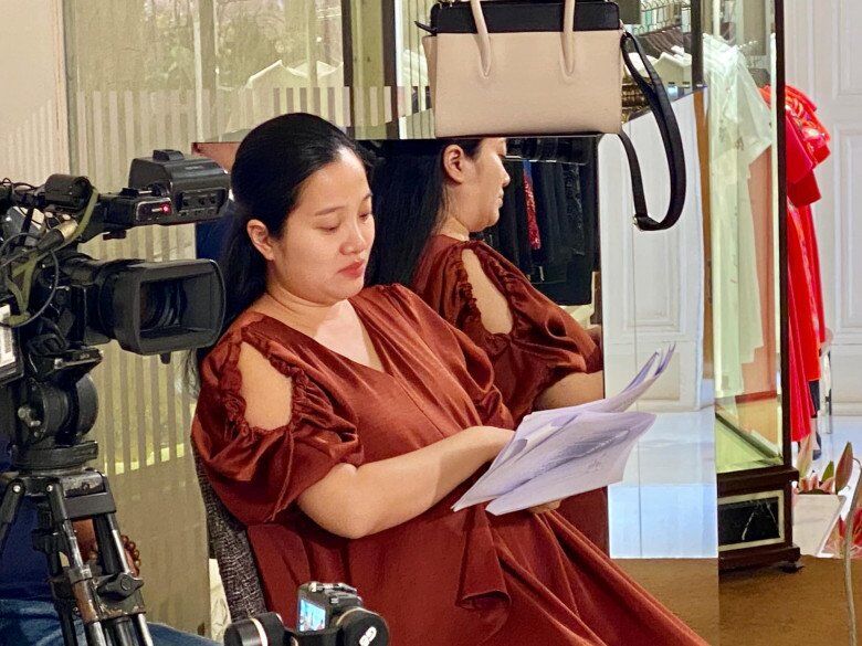 MC Hồng Phượng sau sinh tăng cân vù vù.