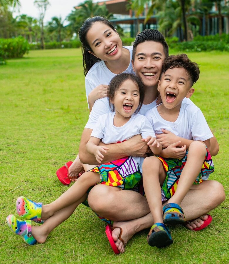 Nữ MC Đài HTV từng phải lui vào hậu trường vì nặng 68kg sau sinh con cho  NSƯT Quốc Cơ, giờ lên sóng lại đẹp ngỡ ngàng - 5