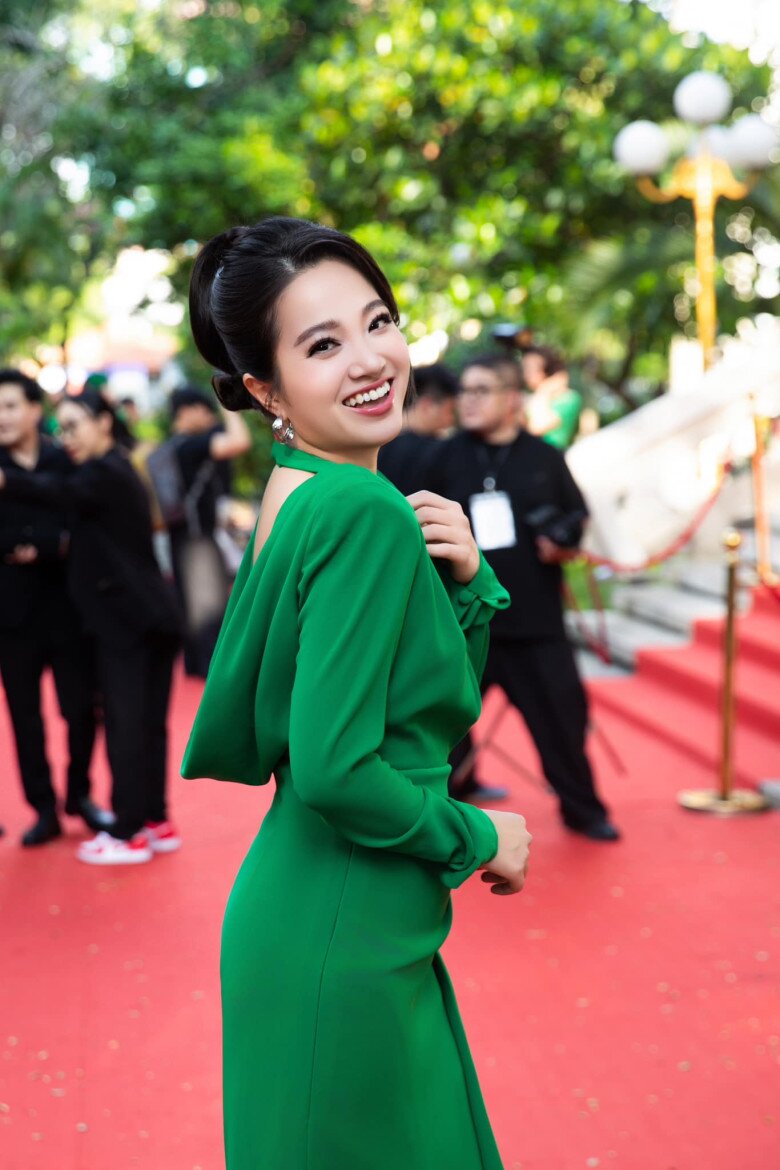 Nhờ giảm cân thành công, mẹ bỉm 2 con có màn lột xác khiến ai cũng bất ngờ.