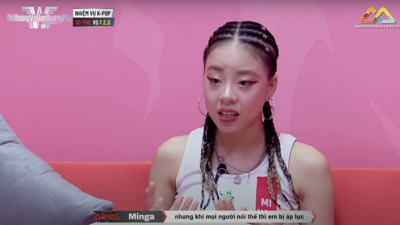 Minga được nhiều người biết đến khi tham gia chương trình Street Women Fighter phiên bản Việt với vẻ ngoài cực chất với mái tóc braid cùng lối trang điểm sắc sảo.