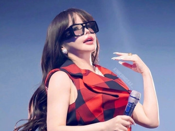 Park Bom được khen xinh đẹp khi không dùng filter chỉnh ảnh