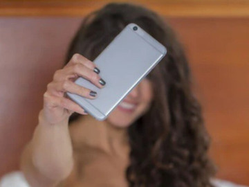 Chỉ cần làm điều này, không còn lo gửi nhầm ảnh nhạy cảm qua Zalo, Messenger