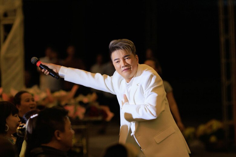 Đàm Vĩnh Hưng có nhiều thay đổi sau án phạt 9 tháng.