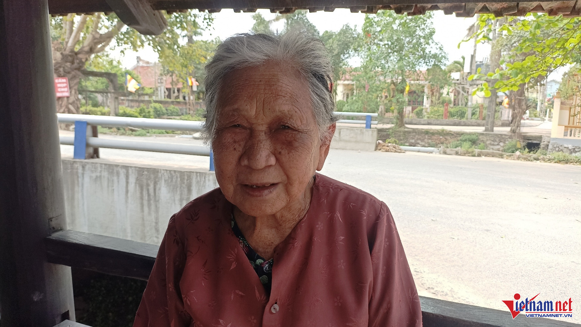 Cụ Đinh Thị Hưng (94 tuổi)