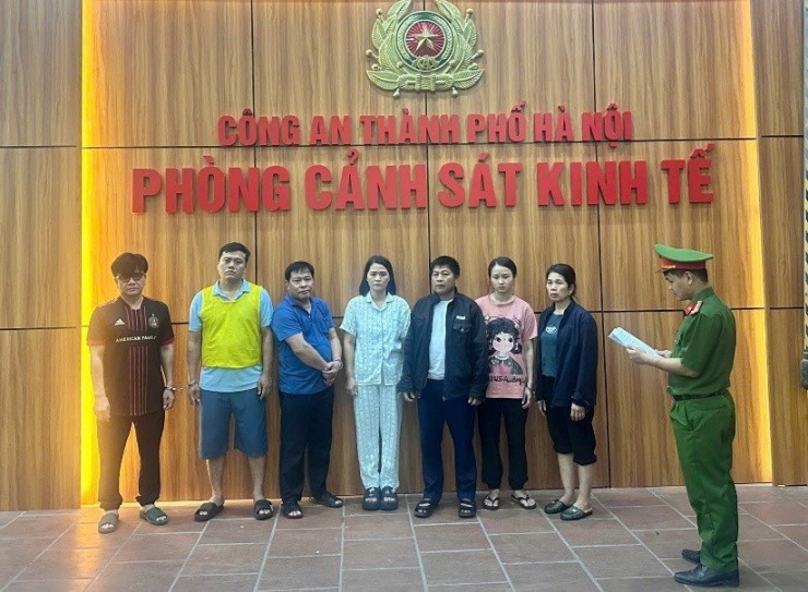 Các đối tượng trong đường dây bị khởi tố.