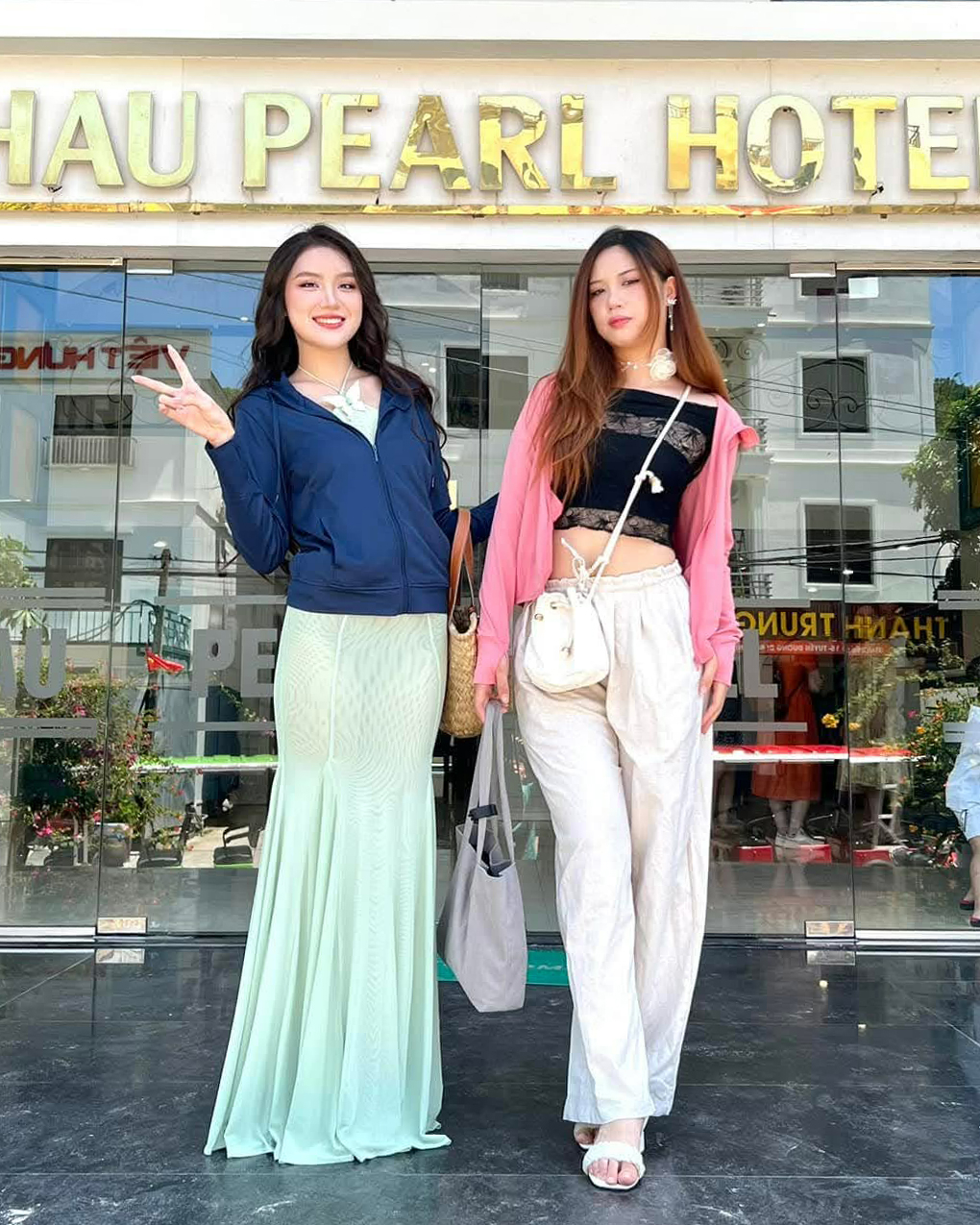 Phong cách đồng điệu của hoa hậu Phương Oanh và chị sinh đôi - 5