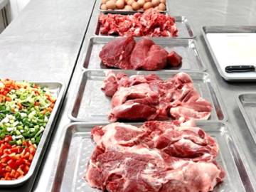 Vụ 300 tấn thịt lợn bệnh: Con tôi đã ăn gì ở trường suốt thời gian qua?